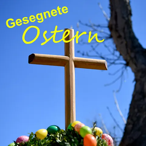 Kreuz mit Ostereiern